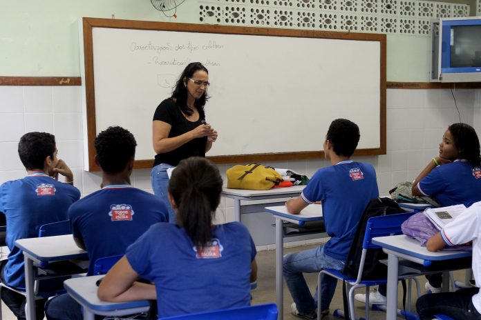 Governo prorroga até 17 de dezembro decreto que proíbe aulas na Bahia